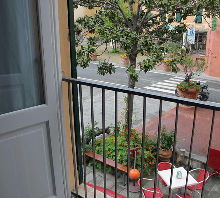 Yolo Rooms Bonassola Exterior photo